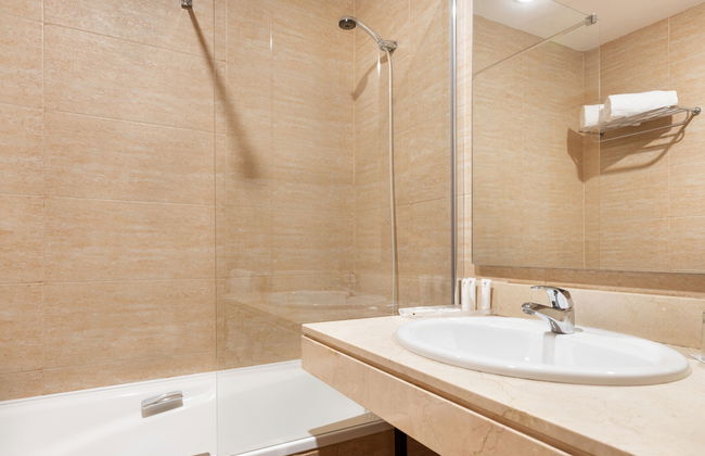 Apartahotel Exe Campus San Mamés - Photo 37