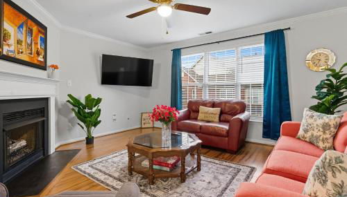 Entire home in prime Raleigh with community pool, dog park and golf course - Foto 2