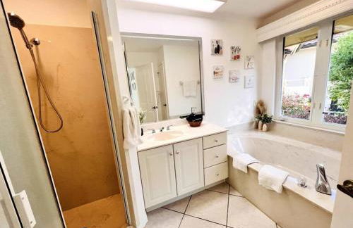 Waterfront Home With Heated Pool/Jacuzzi and only 1mile to beach - Foto 43