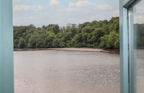 The Sharpham Boat House - Photo 20