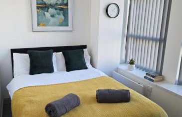 Modern 2 Bed Apartment, Desborough, Kettering, Sleeps 5, Free Parking, WIFI, Ideal for Contractors, Professionals, Families and Relocations - Photo 1