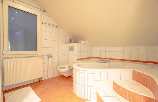 Tolstov-Hotels Beautiful Villa with Big Garden - Photo 39