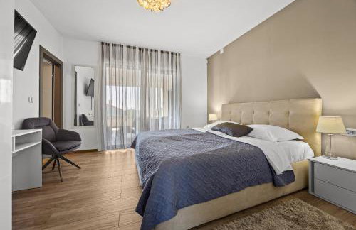 Villa Ula in Pula with heated pool, sauna & private tennis court - Photo 25