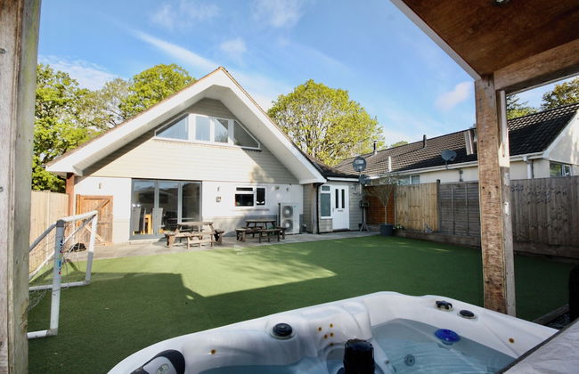 Four Corners Holiday Home with Hot Tub & Sauna - Foto 42