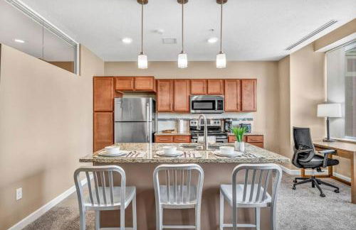 Luxury High-Rise Condo in Amazing Location | Gym - Photo 2