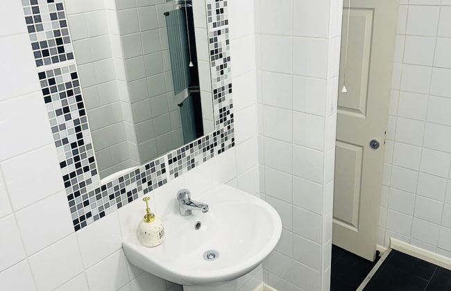 3bed Apartment Sleeps 6 - Free Parking, Wifi - Foto 11