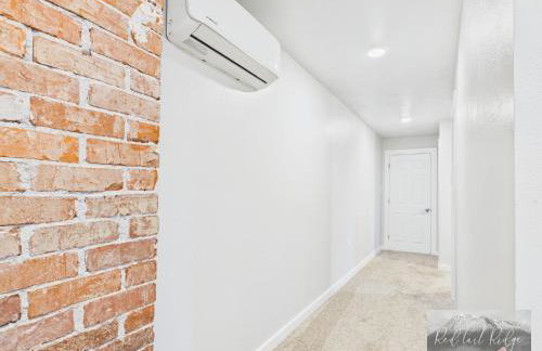 Boho Revival Modern Glam with AC in Downtown Albany - Foto 43