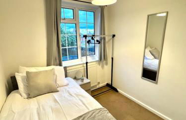 Rushden Home - Perfect for Contractors - Free Parking - Sleeps 5 - Garden - Netflix and HDR TV - Foto 16