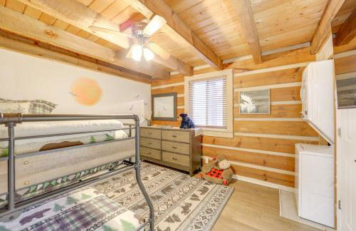 True Log Cabin with Game Room, Year-Round Views - Foto 14