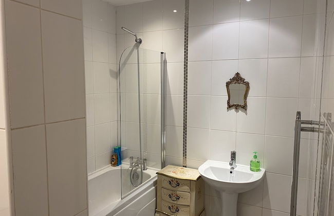 Studio - Sleeps 2 - Pets - Terrace - Parking - Photo 8