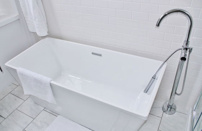 All Suites Whitney Manor - Photo 36