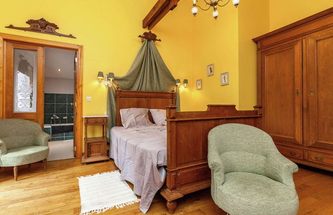 Wonderful Holiday Home in Saint-hubert With Sauna - Photo 3