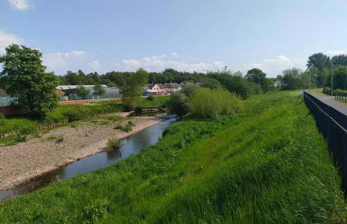 Family Home Near City Centre - Foto 46