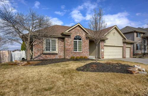 Spacious Pool House with tons of amenities! - Foto 53