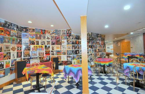 Redbud Keep - Unique Features, Movie Set Decor, Grill, Wifi, Family Friendly, Hiking, Billiard Table, Movie Theater Room, Fireplace, Golfing, View, 2 King Beds - Foto 72