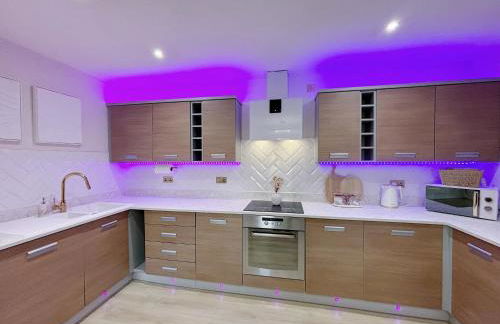 Luxury 2 bedroom Leeds City Apartment with Free parking & Jacuzzi bath - Foto 7