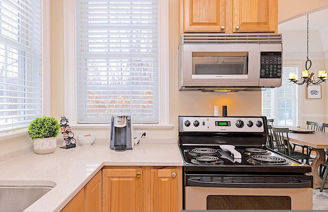 Stoney Creek Cottage Wintergreen w EV Charger - Foto 8