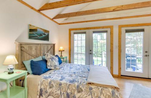 East Otis Vacation Rental with Private Deck and BBQ! - Foto 6