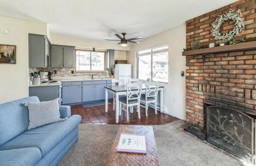 Cozy Cabin Retreat with Scenic Views cabin - Foto 13