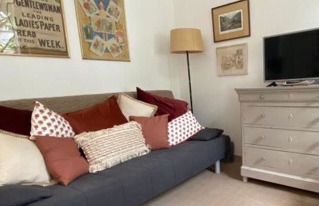 Ground Floor - Hauseman Building close to Thermes - Foto 4