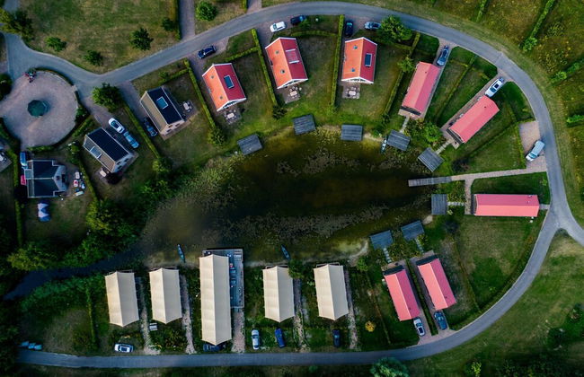 Pondside Stay w/ Kitchen - Photo 17