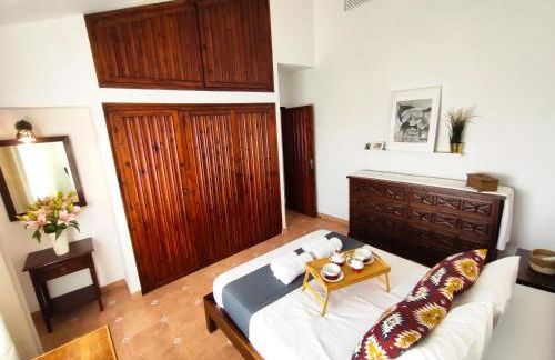 Evans Realty AL Villa & Piscina & Garaje & Playa - Photo 9