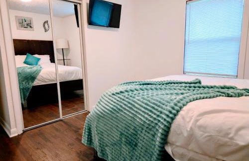 Cozy 4 bedroom home & Large Fenced Yard - Foto 17