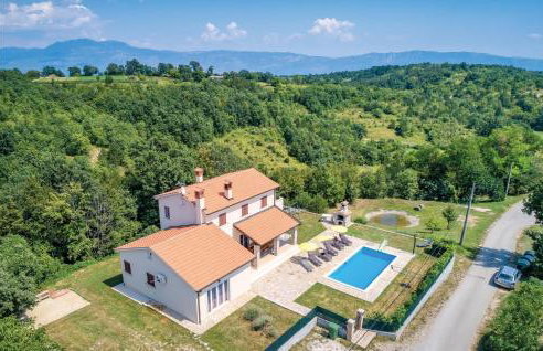 Four-Bedroom Holiday Home In Bregi - Foto 13