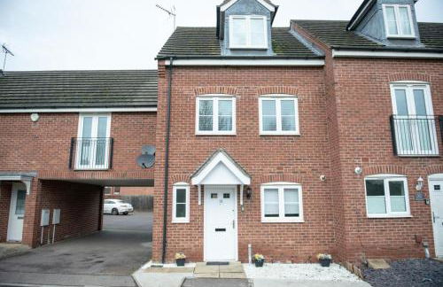 4-Bed, Sleeps 6, contractors welcome! - Foto 3