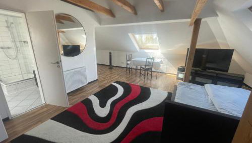 Weißes Apartmenthaus am Kanal - Foto 3