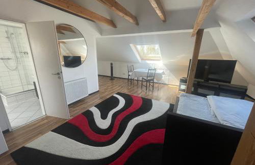 Weißes Apartmenthaus am Kanal - Foto 3