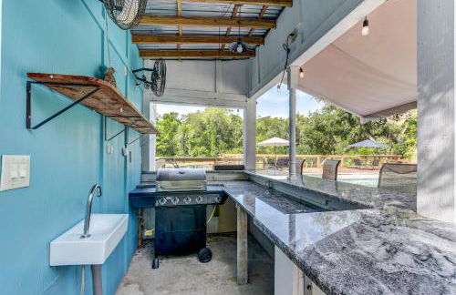 The San Bernard River waterfront provides private access to a spa, boat ramp, and jet skiing - Photo 62