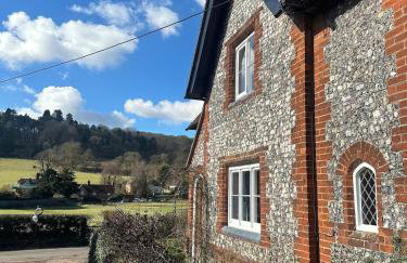 Charming Country Cottage with Lovely Views - Foto 27