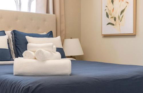 @ Marbella Lane - Vibrant & Chic Designer Home - Photo 39