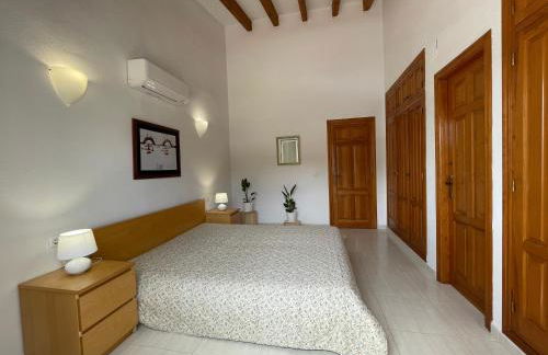 Private Hilltop Villa with Sea and Mountain Views - Foto 8