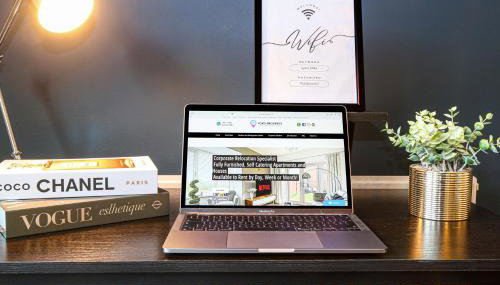 Beautiful City Centre Apartment with Free Parking, Fast-Wifi, SmartTV with Netflix and Private Garden by Yoko Property - Foto 4