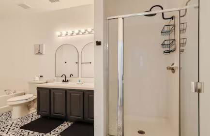 Wonderful 4BD House Private Pool & Near Disney - Foto 35