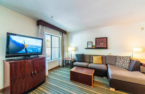 Phoenix Studio Queen Deluxe - Photo 29