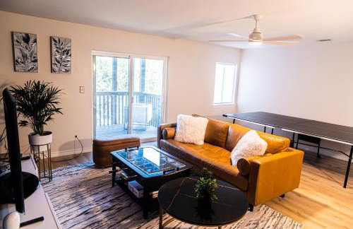 Lakeview Haven! Nature's Retreat with Serene Views - Foto 13