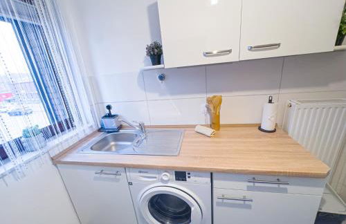 MOIN Apartments - Privater Parkplatz & Balkon, WiFi und TV - Foto 16