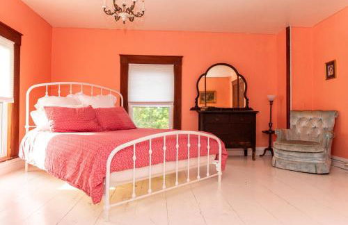 Historic Colonial in the Heart of Ski Country - Foto 43