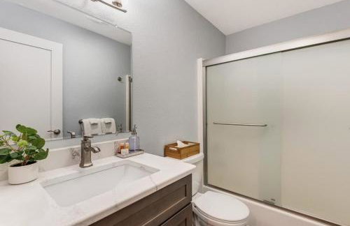 Gorgeous Condo With River View - Pool and Hot Tub - Foto 18