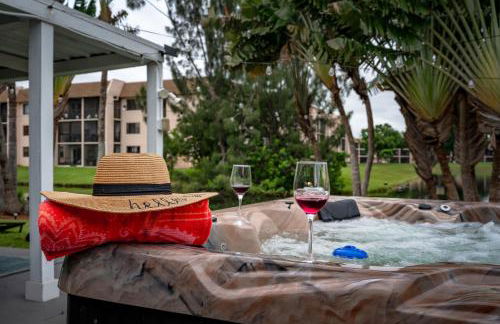 Waterfront Oasis Escape with 7 Seats Hot Tub! - Foto 38