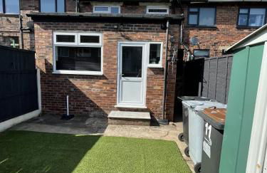 Charlesworth House - Photo 28