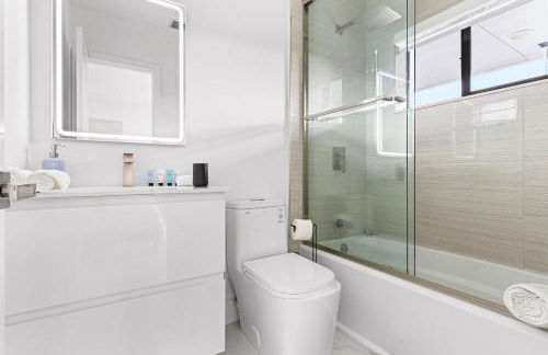 April Sale! 4BR - Private Yard, Grill, Soaking Tub, Near Coral Gables & MIA Airport - Foto 17