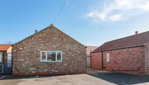 Southview Bungalow - Photo 2