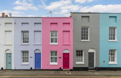 Rose cottage, Central, Amazing Cathedral view, Iconic pastel street - Foto 46