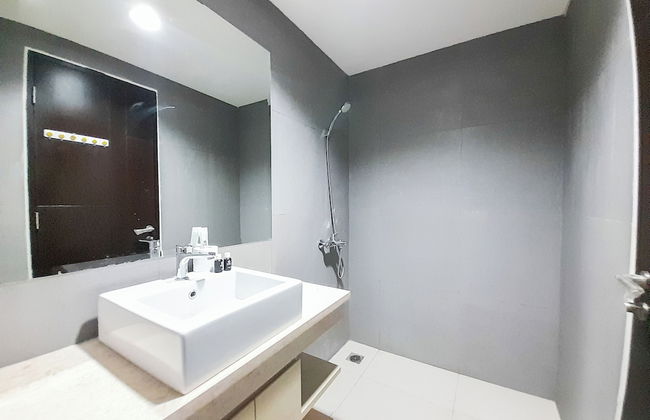 Modern Look And Comfortable Studio At Patraland Amarta Apartment - Foto 9