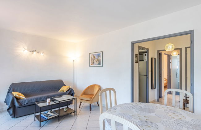 1 bedroom Apartment in Carqueiranne with garden - Photo 9