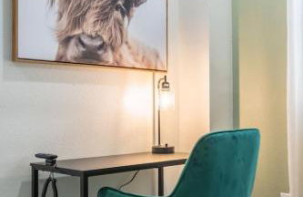 Entire Home with Air Hockey and Firepit - Photo 32